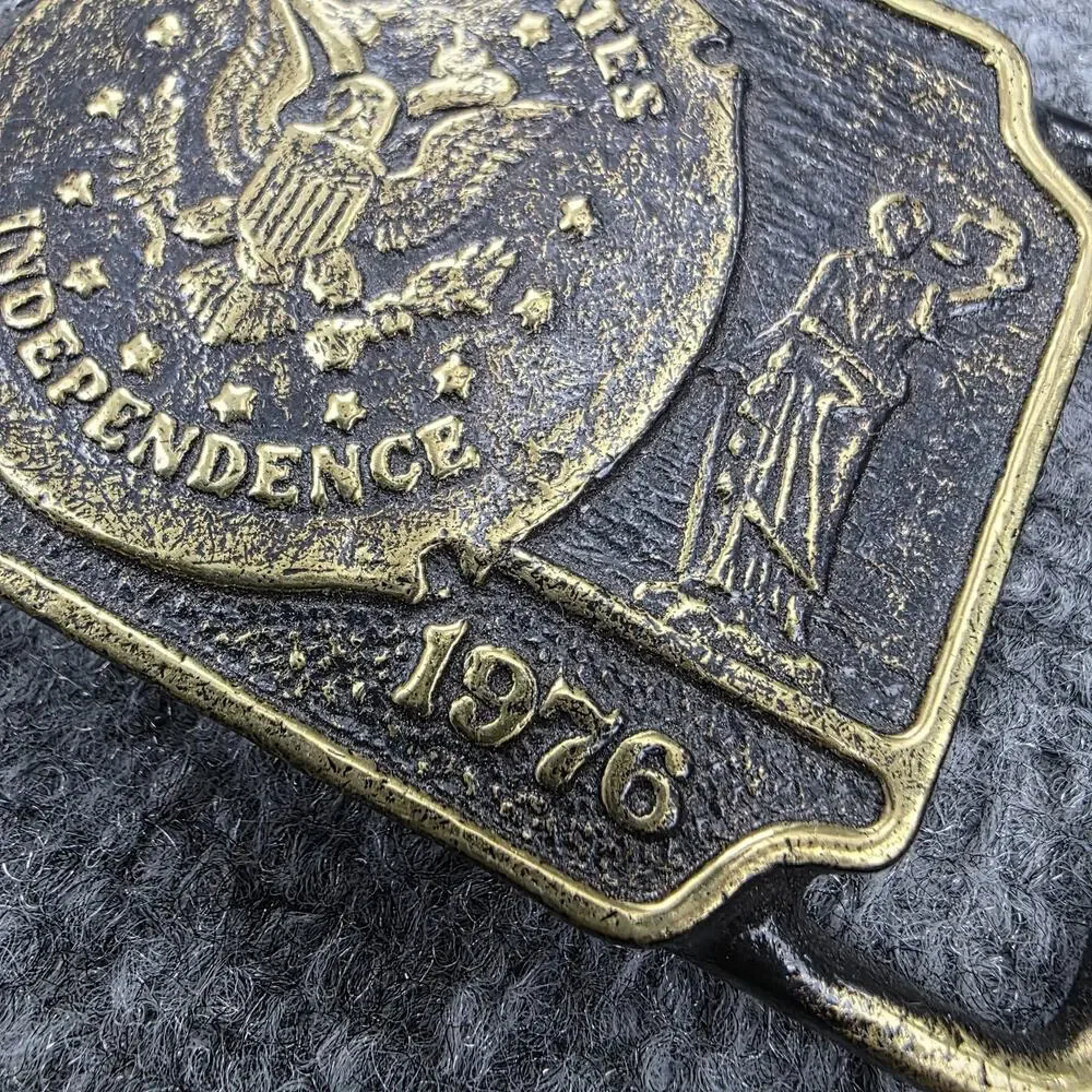 Vintage 1976 US Independence Brass Belt Buckle Bicentennial Liberty Eagle USA 17